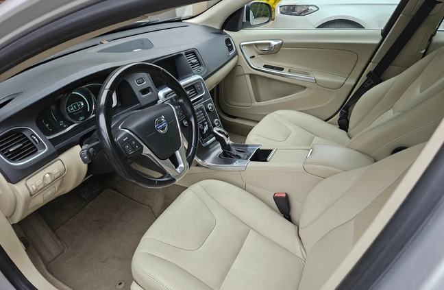 Volvo S60 cena 53505 przebieg: 143680, rok produkcji 2014 z Skoczów małe 232